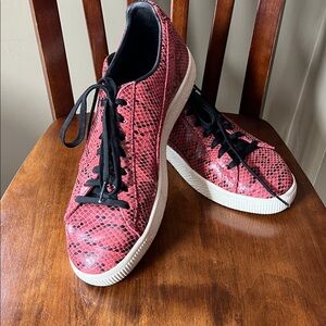 PUMA Clyde VTG red snake Men’s Size 11 NWOT